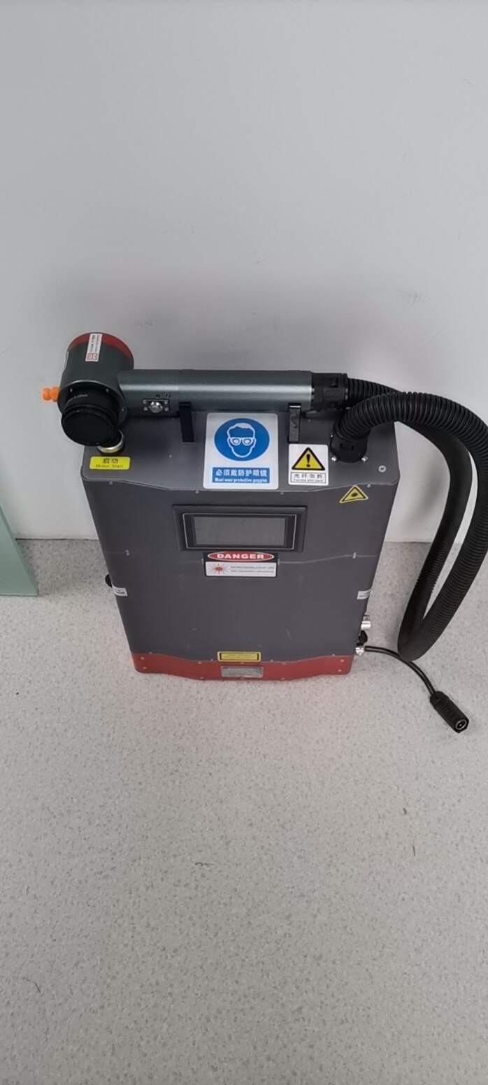 Mini Handheld Mopa Laser Cleaning Machine or Metal Rust Oil