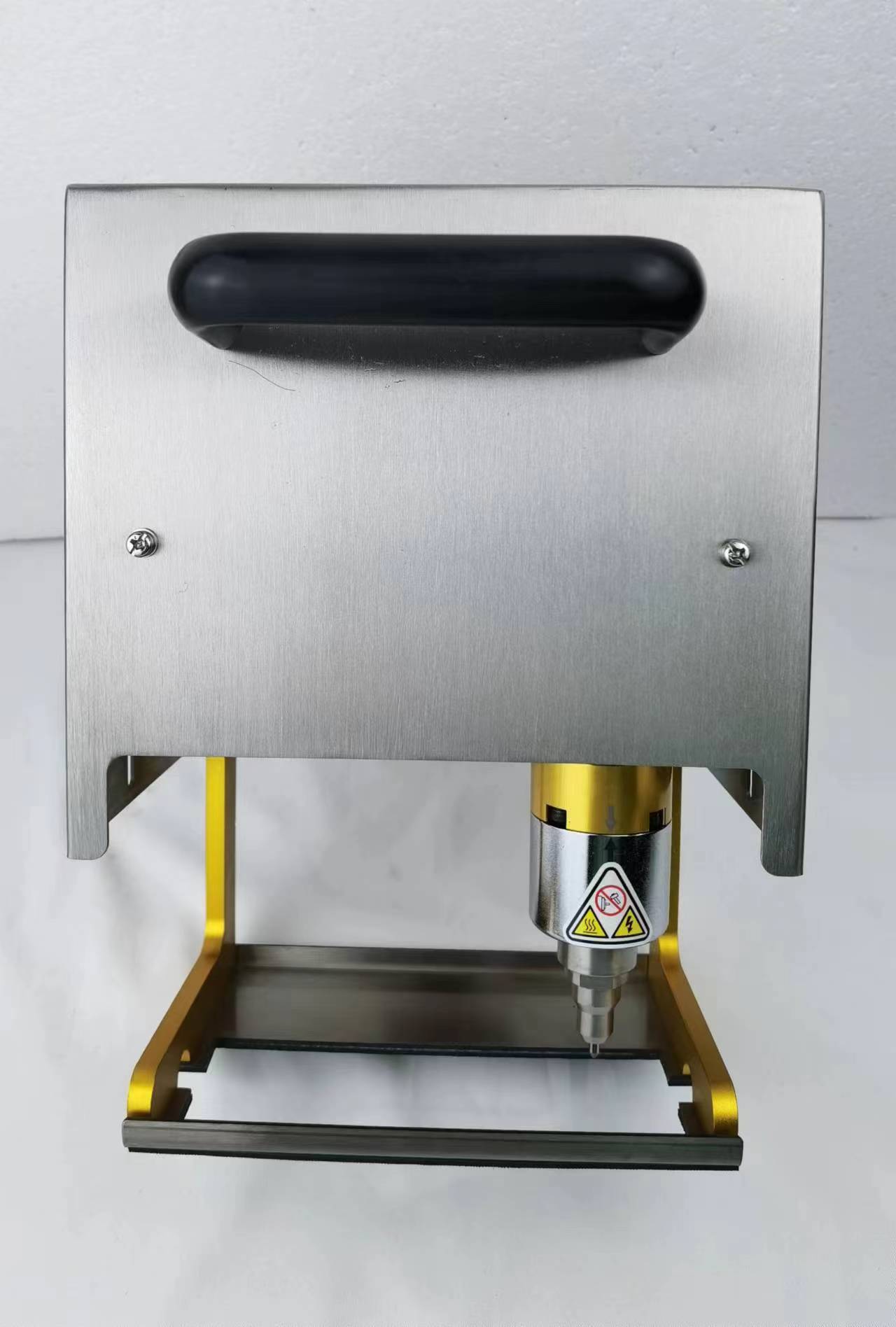 Powerful dot peen marking machine for engine